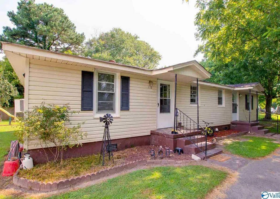 118 Brockway Avenue - 1