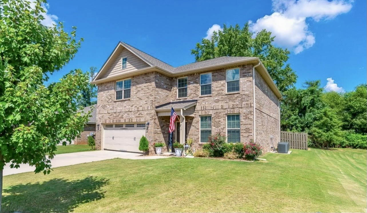 114 Summer Pointe Lane Northwest